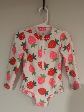 Baby Gap Strawberry Rashguard Swimsuit 3T Long Sleeve One Piece Pink Red white